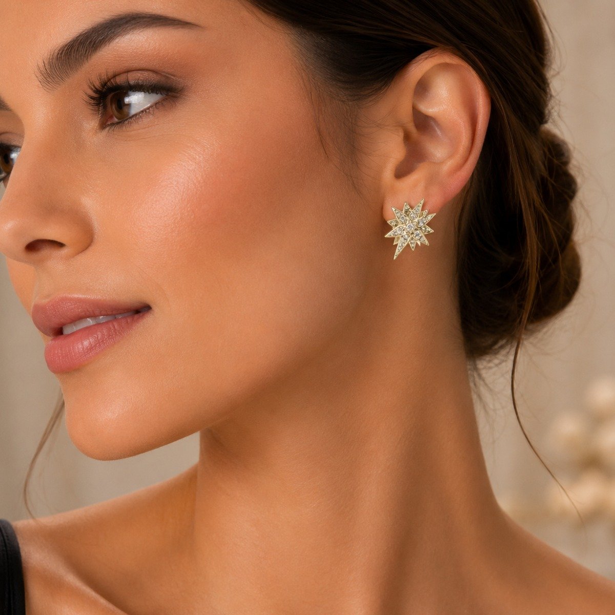 Par de Brincos Estrela de Ouro Amarelo com 14 Diamantes