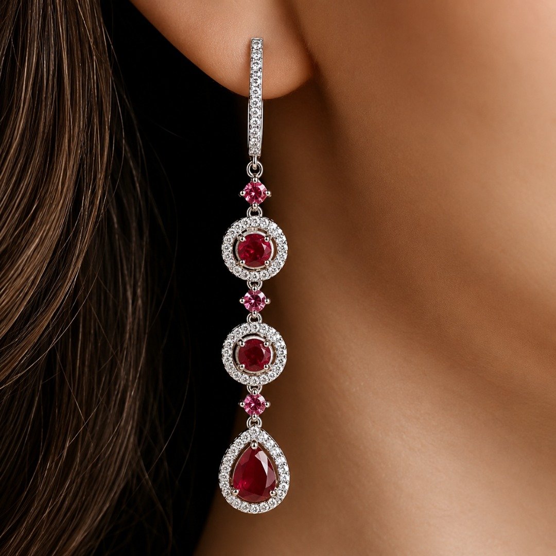 Conjunto Gargantilha, Pulseira e Par de Brincos de Prata com Cristais e Rubis - Imagem 4