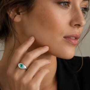 Anel de Prata com Diamantes e Cristal Turmalina Paraíba de 2,5 Cts